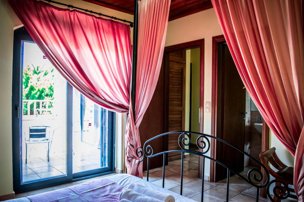 Niriides Villas Old Listing Hersonissos  Bagian luar foto