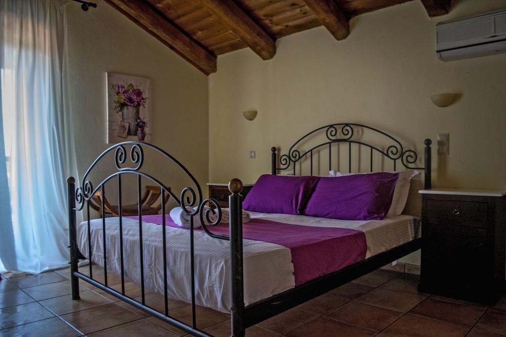 Niriides Villas Old Listing Hersonissos  Bagian luar foto